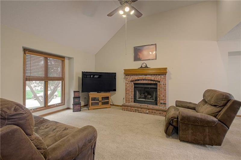 1023 Oakview St, Olathe, KS 66061