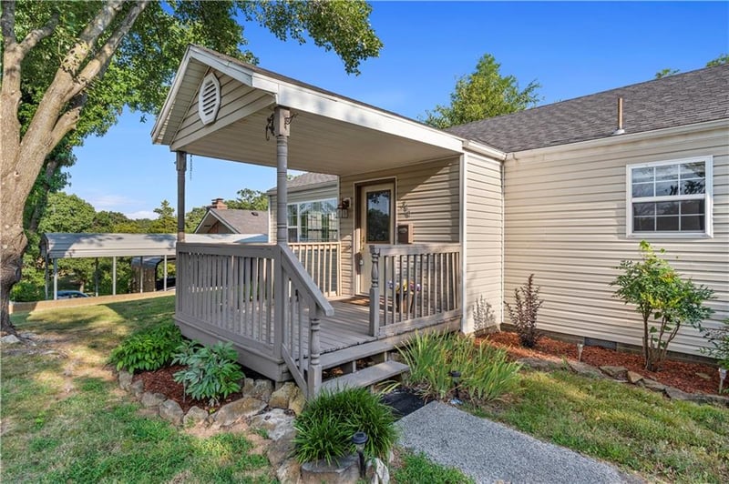 700 Burton St, Nevada, MO 64772