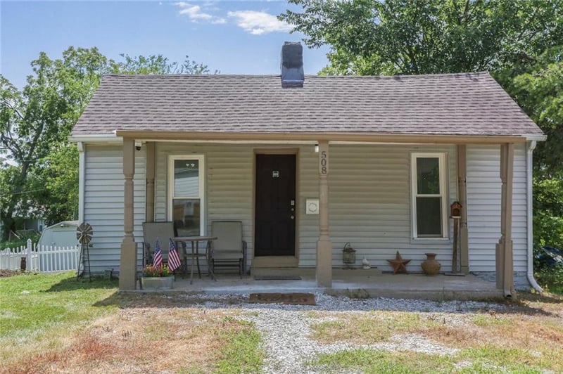 508 3rd St, Belton, MO 64012