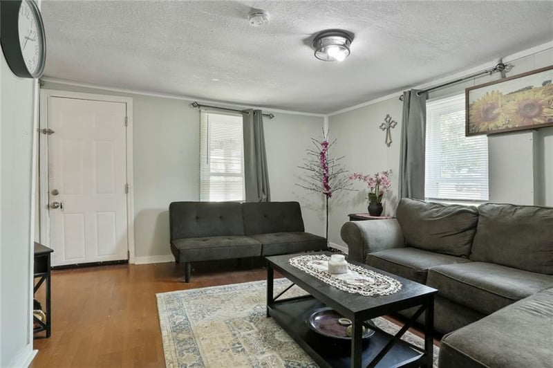 508 3rd St, Belton, MO 64012