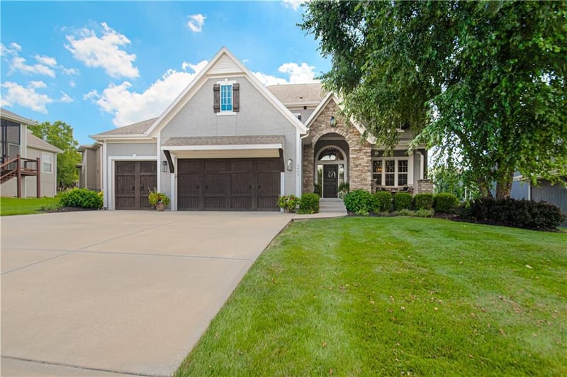 9405 163rd Pl, Overland Park, KS 66085