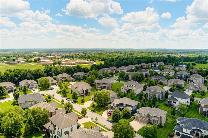 9405 163rd Pl, Overland Park, KS 66085