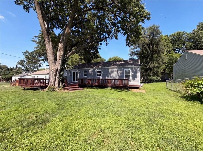 11615 W 68th St, Shawnee, KS 66203