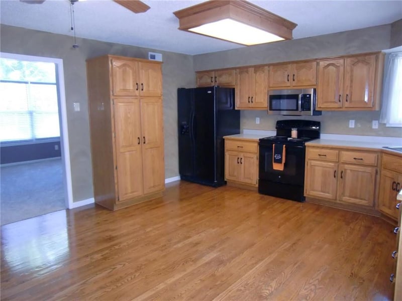 114 Calico Dr, Raymore, MO 64083