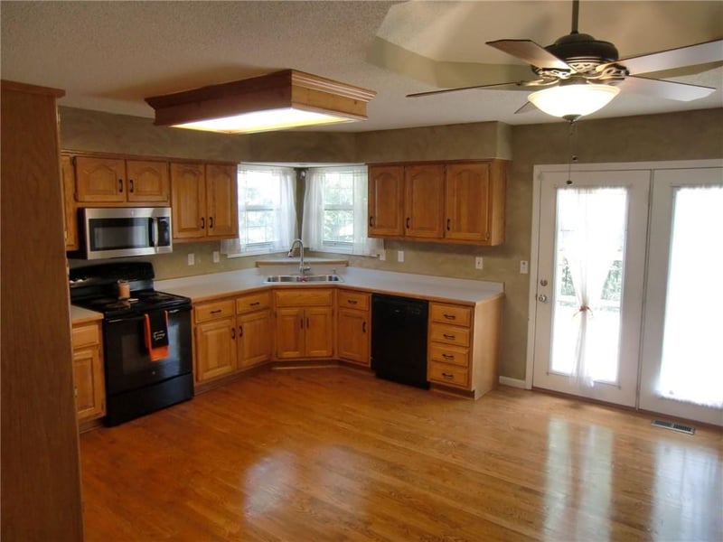 114 Calico Dr, Raymore, MO 64083