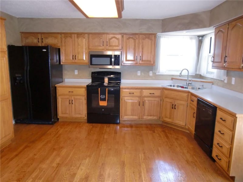 114 Calico Dr, Raymore, MO 64083