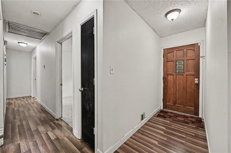 5528 Swartz Rd, Kansas City, KS 66106