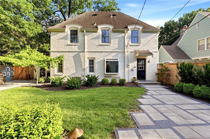 1000 Gregory Blvd, Kansas City, MO 64114