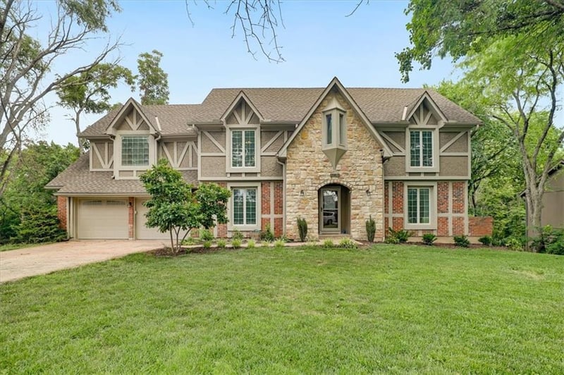 15819 Overbrook Ln, Overland Park, KS 66224
