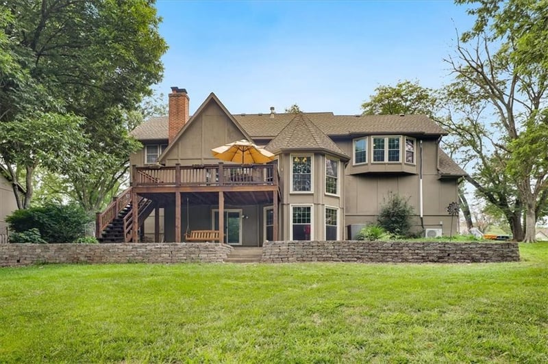 15819 Overbrook Ln, Overland Park, KS 66224