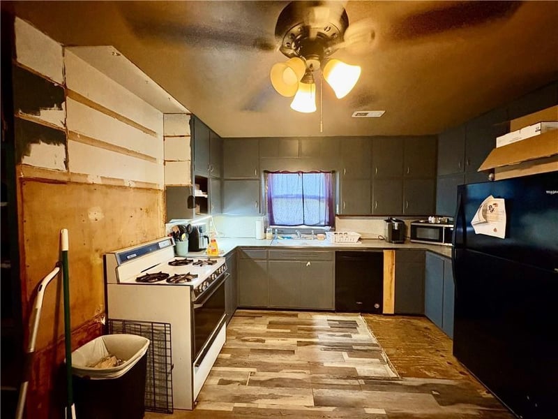 304 Clay St, Bronson, KS 66716