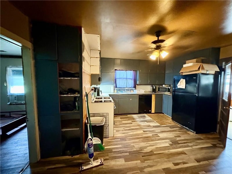 304 Clay St, Bronson, KS 66716