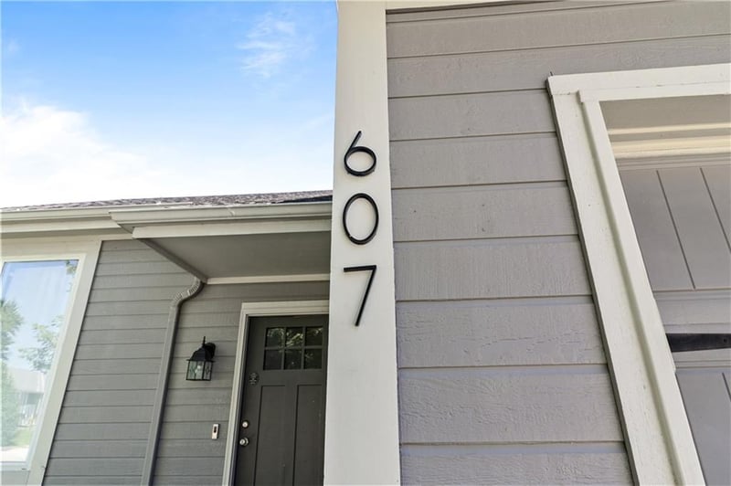 607 Joel Ave, Lee's Summit, MO 64063