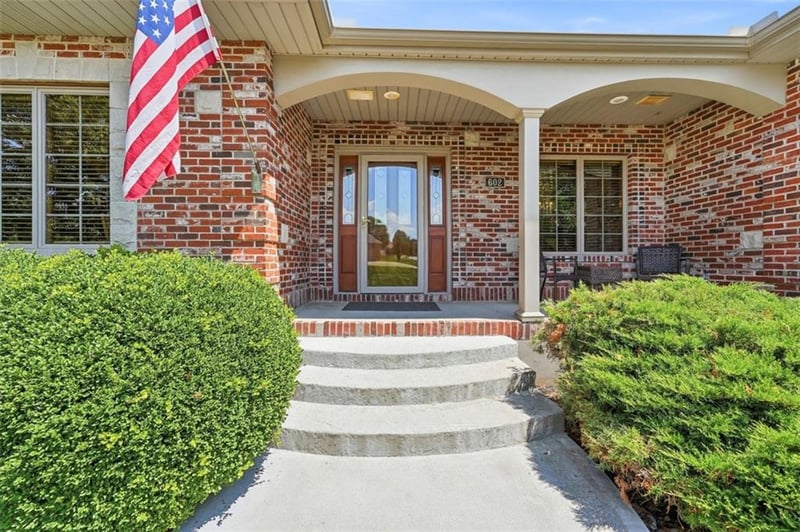 602 Canyon Dr, Pleasant Hill, MO 64080