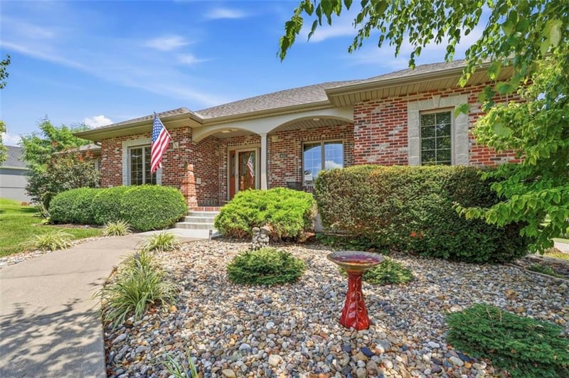602 Canyon Dr, Pleasant Hill, MO 64080