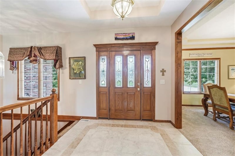 602 Canyon Dr, Pleasant Hill, MO 64080