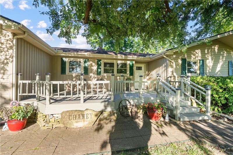106 Hazen St, Erie, KS 66733
