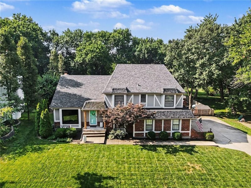 12860 Sagamore Rd, Leawood, KS 66209