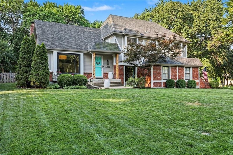 12860 Sagamore Rd, Leawood, KS 66209