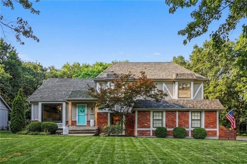 12860 Sagamore Rd, Leawood, KS 66209