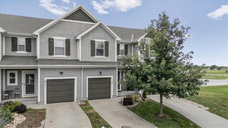 744 Shawnee Ct, Gardner, KS 66030