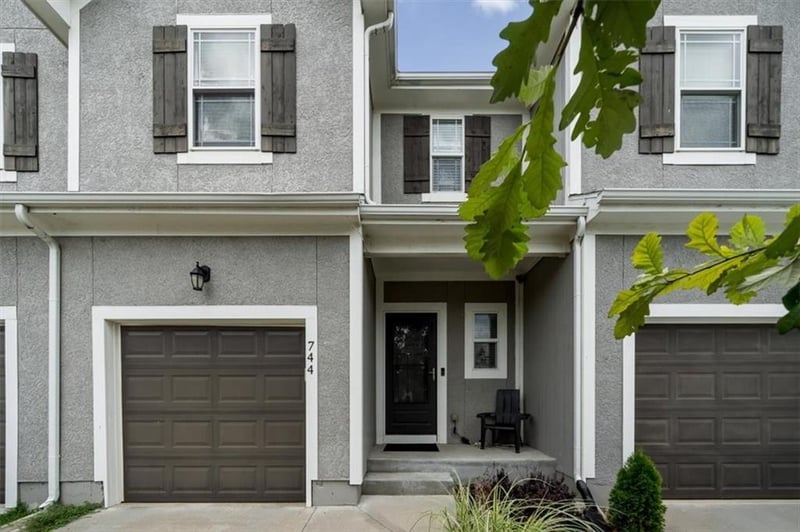 744 Shawnee Ct, Gardner, KS 66030