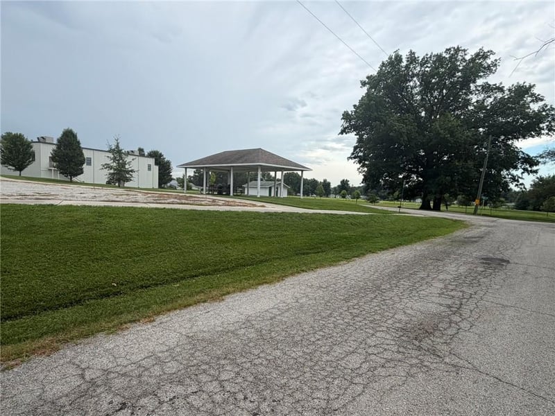 1205 Dallas St, Albany, MO 64402