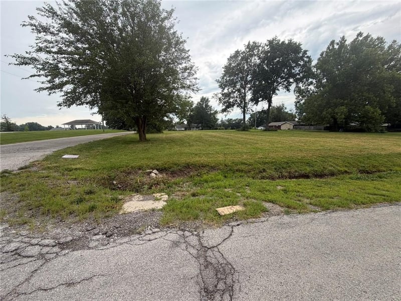 1205 Dallas St, Albany, MO 64402