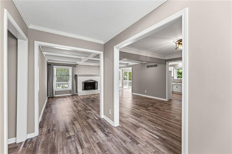10365 159th St, Overland Park, KS 66221