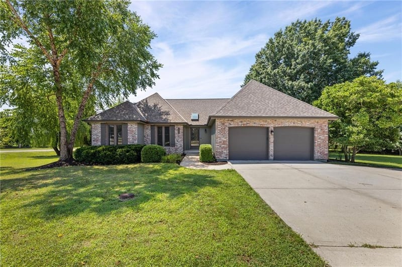 10365 159th St, Overland Park, KS 66221