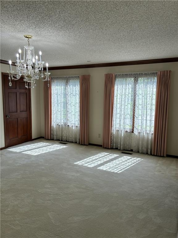 2601 Indian Trail Dr, St Joseph, MO 64506