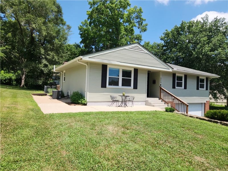 3219 Vest Ave, Independence, MO 64055