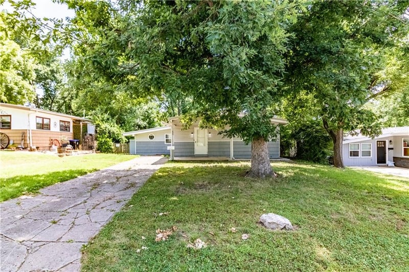 409 8th St, Warrensburg, MO 64093