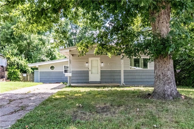 409 8th St, Warrensburg, MO 64093