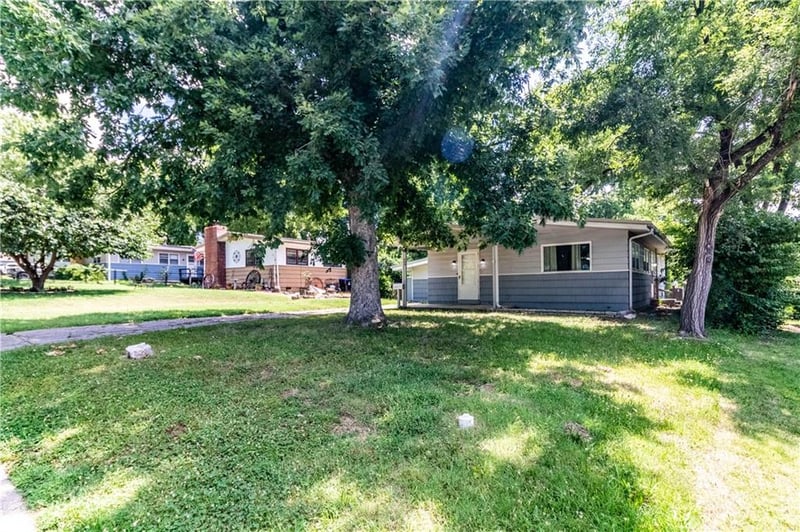 409 8th St, Warrensburg, MO 64093