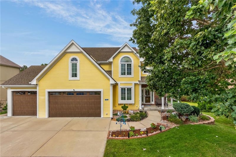 9015 Lane Ave, Kansas City, MO 64157