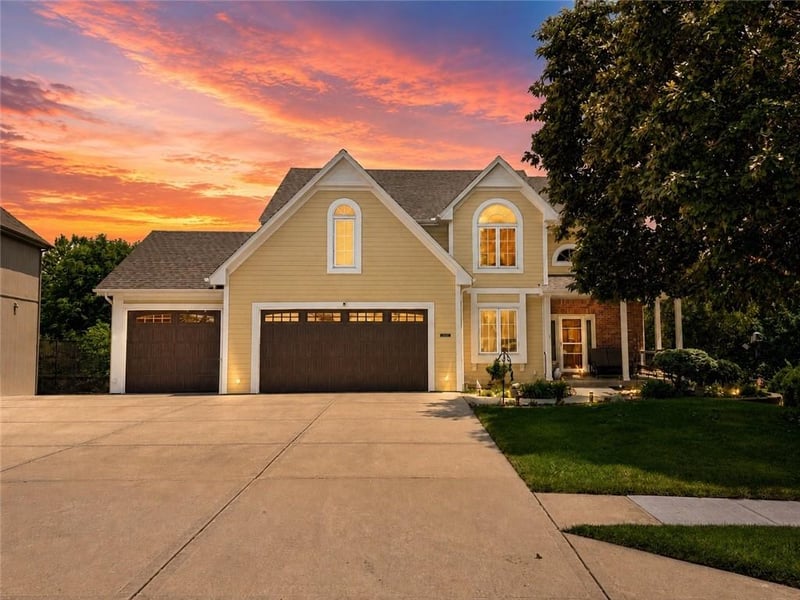 9015 Lane Ave, Kansas City, MO 64157