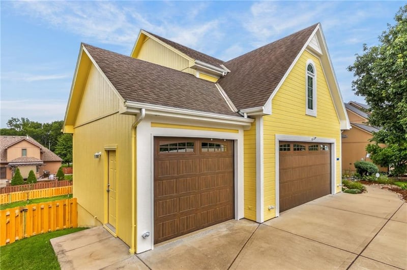 9015 Lane Ave, Kansas City, MO 64157