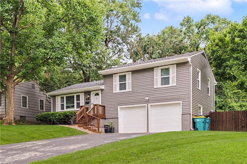 6704 Woodward St, Overland Park, KS 66204
