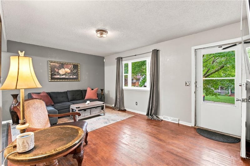 4619 Bristol Ave, Kansas City, MO 64117