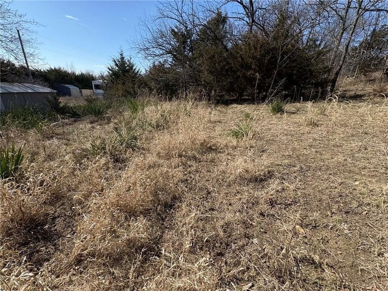 38 Cedar Dr, Linn Valley, KS 66040