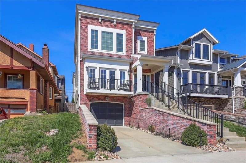 716 45th St, Kansas City, MO 64111