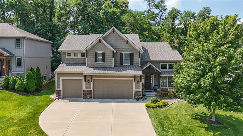 14155 68th St, Parkville, MO 64152