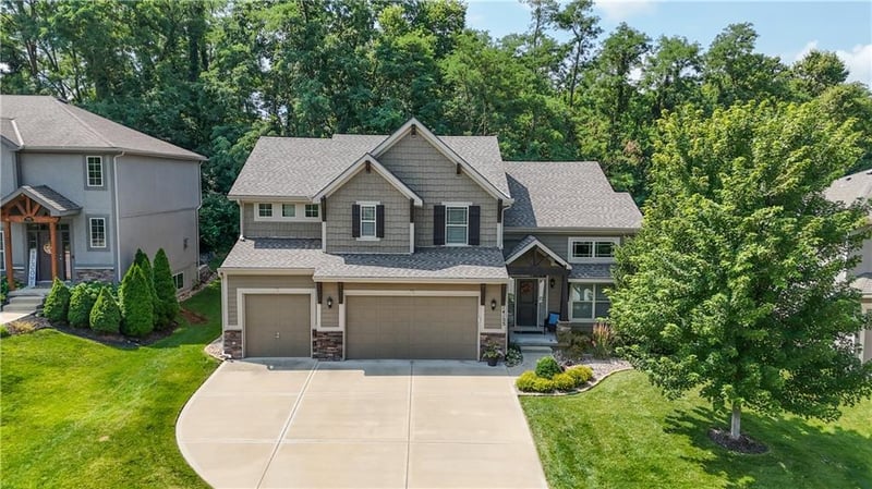 14155 68th St, Parkville, MO 64152