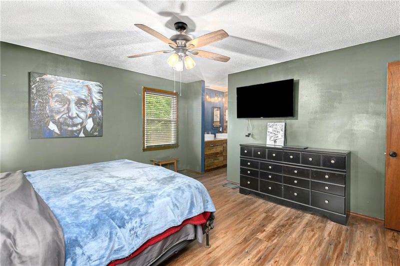 16505 Greenwald Dr, Belton, MO 64012
