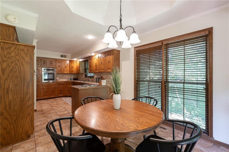 9819 Howard Rd, Lee's Summit, MO 64086
