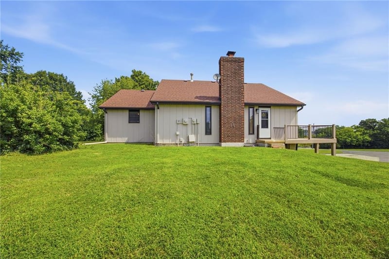 16101 Cantrell Rd, Bonner Springs, KS 66012