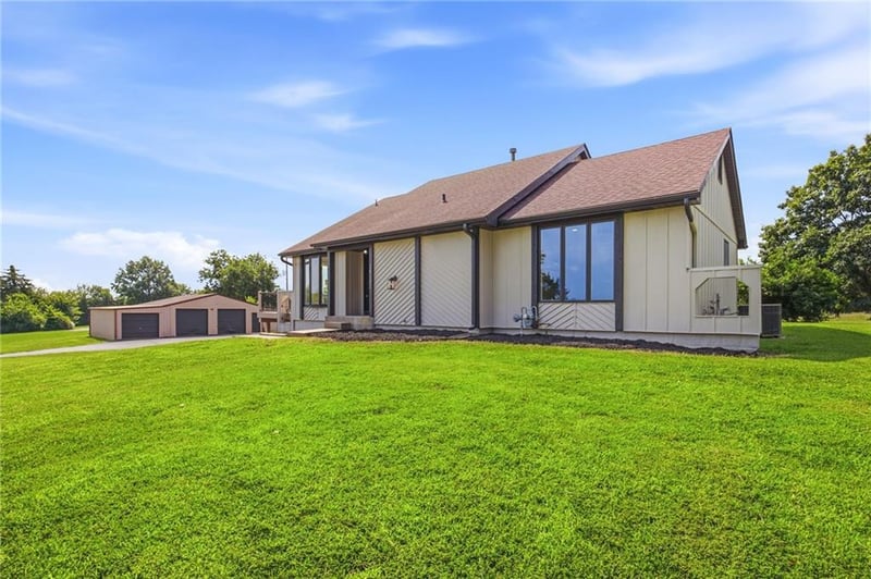 16101 Cantrell Rd, Bonner Springs, KS 66012