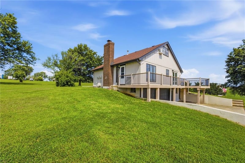 16101 Cantrell Rd, Bonner Springs, KS 66012