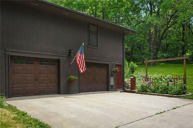 22001 Hedge Hill Dr, Pleasant Hill, MO 64080